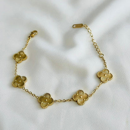 Golden Clove Bracelet