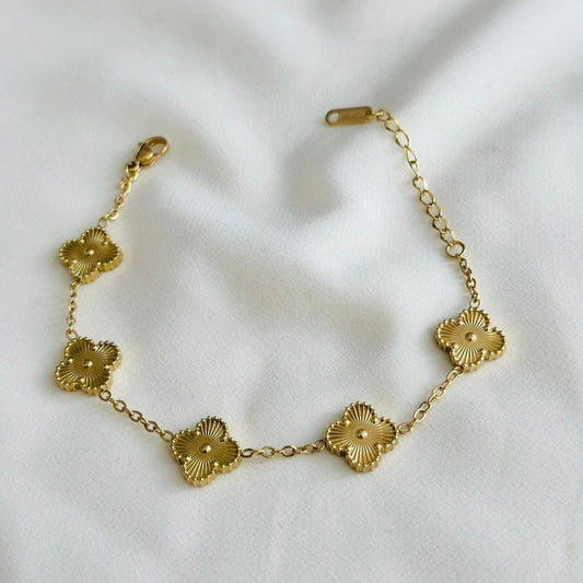 Golden Clove Bracelet
