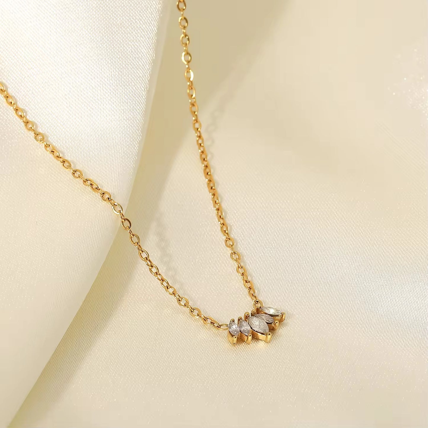 Aurelia Leaflet Necklace